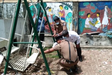 ඔන්චිල්ලාවක සෙල්ලම් කරමින් සිටි කුඩා දරුවෙකුට සිදු වූ වේදනාත්මක සිදුවීම..