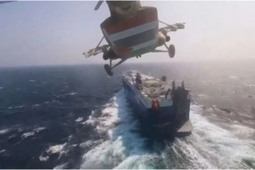 இந்திய கடலில் திடிரென தீப்பற்றிய வணிக்க கப்பல்