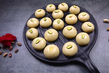 பால் இருந்தால் போதும்... சூப்பரான ஸ்வீட் செய்யலாம்