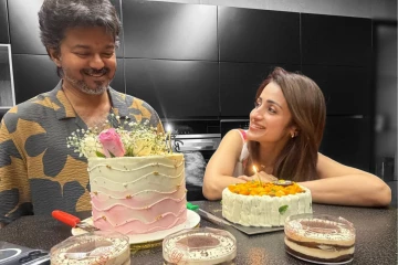 விஜய் - த்ரிஷாவால் வைரல் ஆன கேக்.. CM கேக் என பெயரையே மாத்திட்டாங்களே