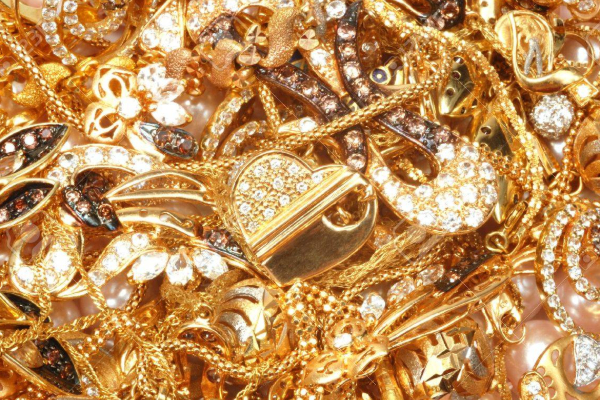 உலக சந்தையில் மீண்டும் ஏற்றம் காணும் தங்கத்தின் விலை! இலங்கையிலும் மாற்றம் | Srilanka Gold Price