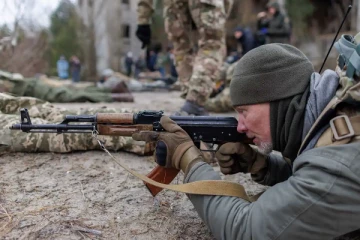 உக்ரைன் மீது ரஷ்யா போர் - இந்தியாவில் விலை உயரும் பொருட்கள்