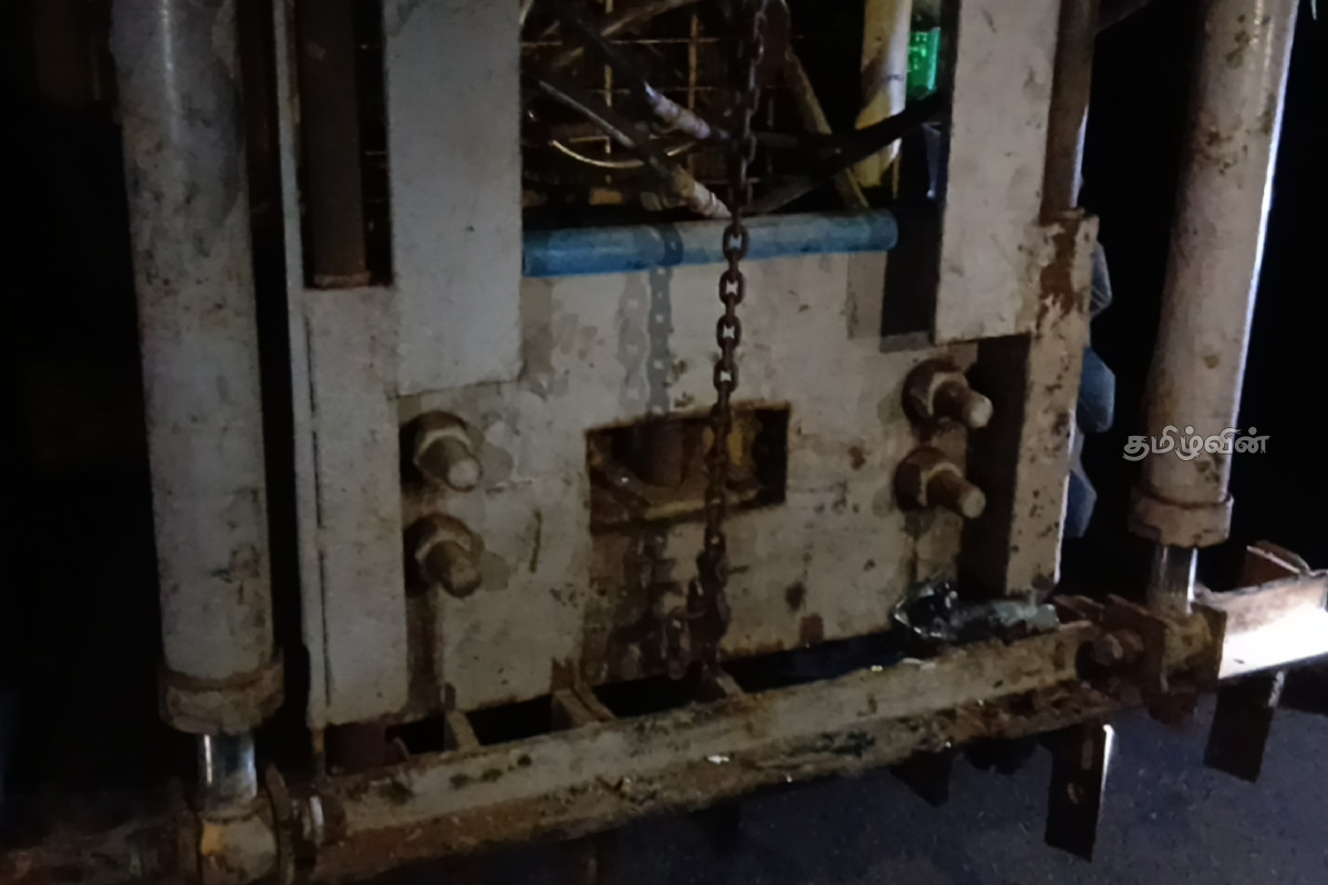 கிளிநொச்சியில் இரவு நடந்த மோட்டார் சைக்கிள் விபத்து: இருவர் உயிரிழப்பு | Motorcycle Accident Occurred At Night Mullaitivu