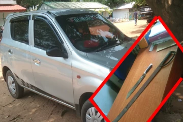 கிளிநொச்சியில் வாக்களிப்பு நிலையத்திற்கு வாளுடன் வந்த இளைஞர்கள்