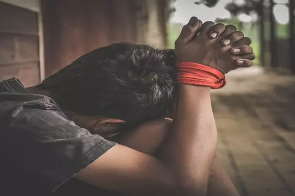 கடத்தப்பட்ட இளைஞனை காப்பாற்றிய பொலிஸார் | The Police Rescued The Kidnapped Youth