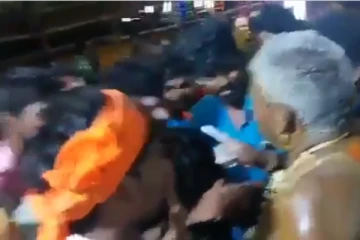 தவம் கிடந்த அஜித் ரசிகர்கள் இறுதியில் சாமியாடுபவரிடம் குறி கேட்ட அதிர்ச்சி! ஏன் தெரியுமா? தீயாய் பரவும் காட்சி