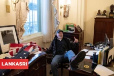 நாடாளுமன்ற கலவரத்துக்கு இடையில் நடந்த சம்பவம்! கேள்விக்குறியான அமெரிக்க தேசிய பாதுகாப்பு!