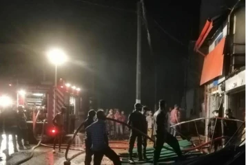 நுகேகொட பகுதியில் திடீரென தீப்பற்றி எரிந்த விற்பனை நிலையம்!