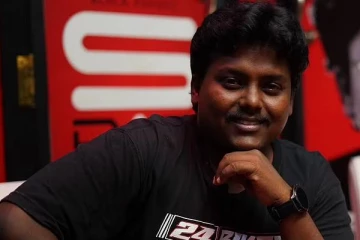நாடுவிட்டு நாடு சென்று வள்ளலாக வேண்டாம்; இலங்கை மக்களுக்கு உதவிய  தமிழ் நடிகர் வேதனை!