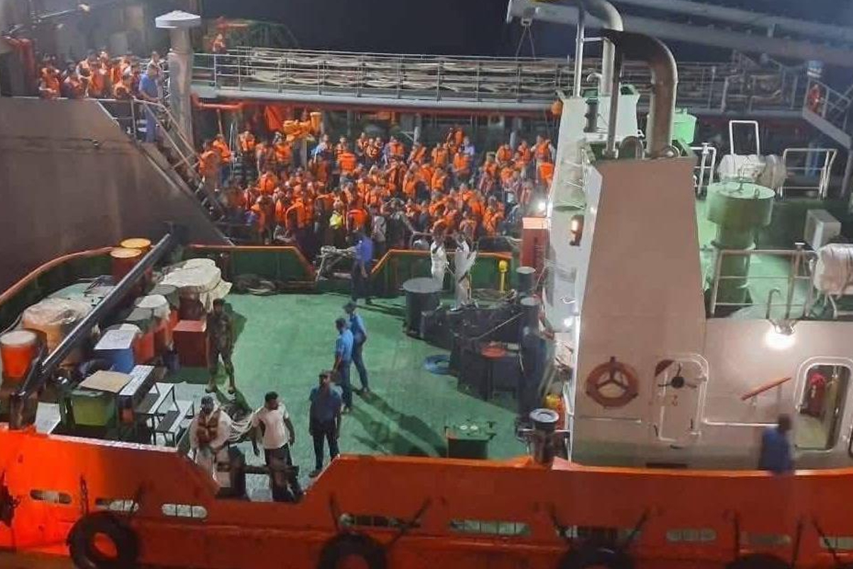 இலங்கை அருகே ஈரான் கப்பல் தாக்கப்படுவதற்கு முன்னர் அமெரிக்க படைகளால் இரட்டை எச்சரிக்கைகள்! வெளியான அதிர்ச்சி தகவல் | Us Submarine Captain Gave Iran Crew Two Warnings