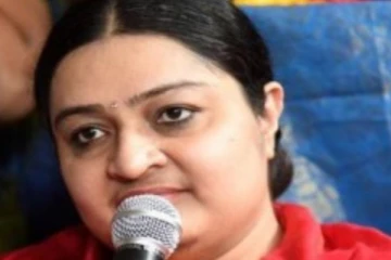 ஜெயலலிதா நினைவு இல்லம் சட்டவிரோதமானது: ஜெ.தீபா மனு மீது அரசு பதிலளிக்க உயர்நீதிமன்றம் உத்தரவு