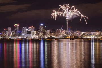 நியூசிலாந்தில் பிறந்தது புத்தாண்டு - 2023 ஆண்டை வரவேற்று பொதுமக்கள் கொண்டாட்டம்