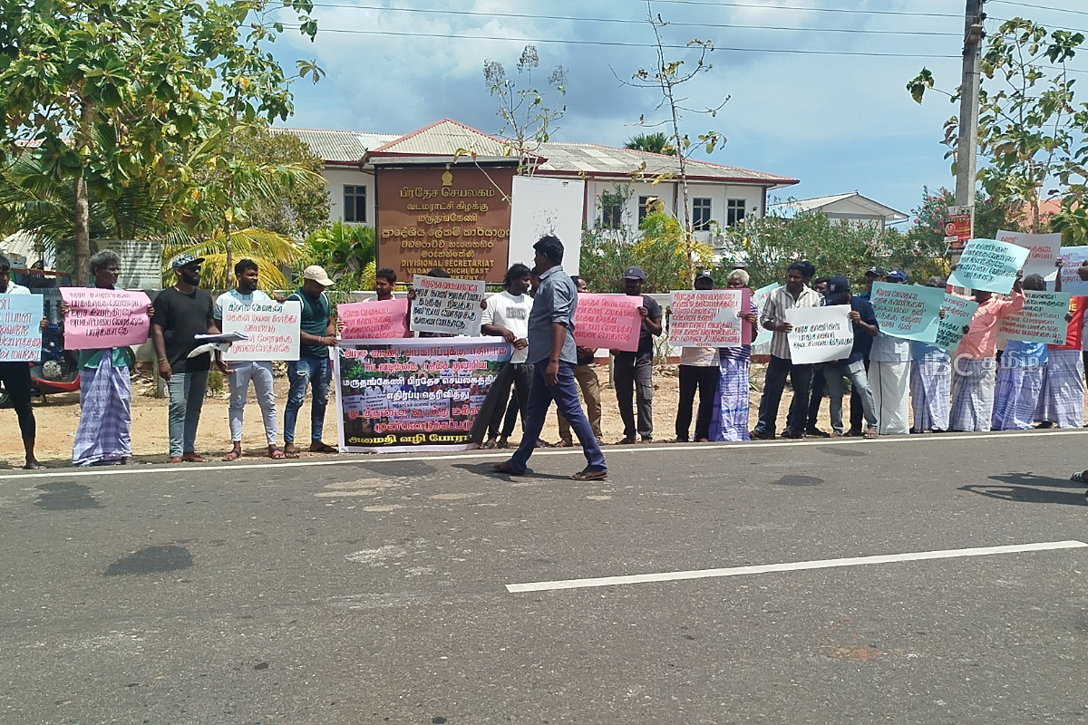 அரச காணி அபகரிப்பிற்கு எதிராக வடமராட்சியில் வெடித்த போராட்டம் | Diaspora Seized Govt Land In Vadamarachchi East