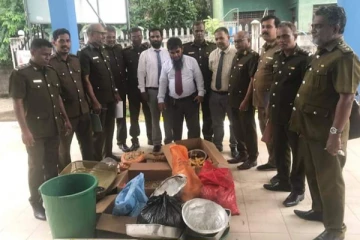 கல்முனையில் திடீர் சோதனைக்கு உட்படுத்தப்பட்ட உணவகங்கள்