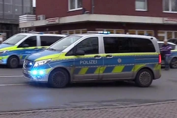 ஆசிரியை தனிமையாக இருப்பதைத் தெரிந்துகொண்டு மாணவர் செய்த பயங்கர செயல்