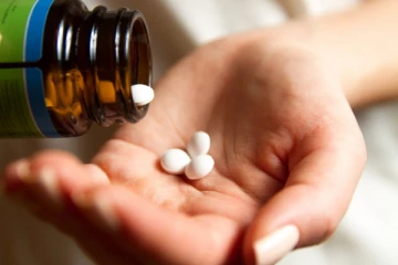 தாயார் வெளிநாட்டில் ; பரிதாபமாக உயிரிழந்த 4 வயது சிறுமி