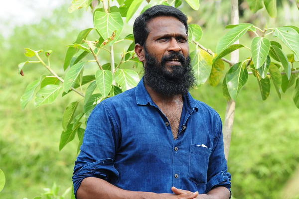 தனது மனைவியுடன் எடுத்த செல்பி புகைப்படத்தை ஷேர் செய்த வெற்றிமாறன்- அழகிய போட்டோ | Vetrimaaran Shares A Photo With His Wife தனது மனைவியுடன் எடுத்த செல்பி புகைப்படத்தை ஷேர் செய்த வெற்றிமாறன்- அழகிய போட்டோ | Vetrimaaran Shares A Photo With His Wife