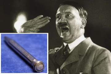 ஹிட்லரின் காதலி பிறந்தநாள் பரிசாக கொடுத்த பென்சில்- ஏலத்தில் ரூ.3 கோடி வரை எதிர்பார்ப்பு