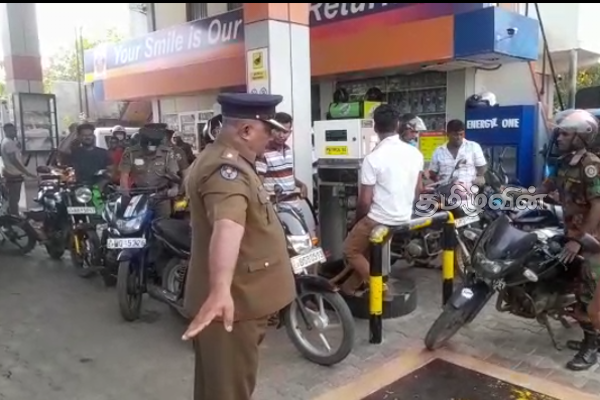 எரிபொருள் விநியோகத்தில் முறைகேடு(Photo) | Irregularity Fuel Supply