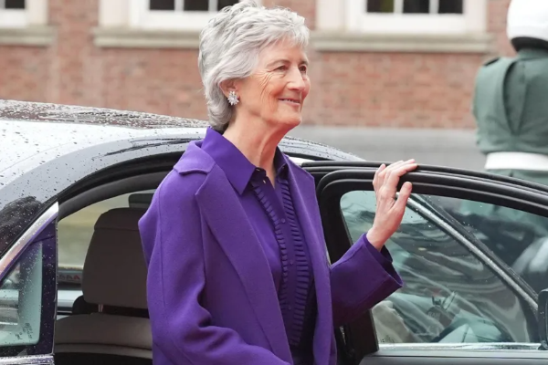 அயர்லாந்து ஜனாதிபதியாக கேத்ரின் கொன்னொல்லி பதவி ஏற்றார் | Connolly Declared As Ireland S 10Th President