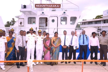 உத்தியோகபூர்வமாக திறந்து வைக்கப்பட்ட நெடுந்தாரகை பயணிகள் படகு