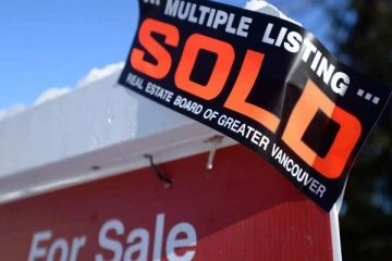 அடுத்த ஆண்டில் கனடாவில் வீடுகள் விலை சிறிதளவு குறையும்