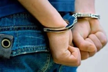 சட்டவிரோத மதுபானத்தை கடத்திச் சென்ற சந்தேக நபர் கைது