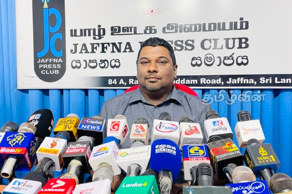 டக்ளஸ் தேவானந்தா உருவாக்கிய குடியேற்றங்களே திருக்கோணமலையை பாதுகாக்கிறது! - ஈ.பி.டி.பி. சுட்டிக்காட்டு! | Settlement Create Douglas Devananda Protect Trinco டக்ளஸ் தேவானந்தா உருவாக்கிய குடியேற்றங்களே திருக்கோணமலையை பாதுகாக்கிறது! - ஈ.பி.டி.பி. சுட்டிக்காட்டு! | Settlement Create Douglas Devananda Protect Trinco