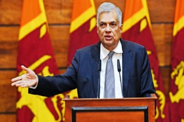 எந்த நாடும் எங்களுக்கு உதவ முன்வரவில்லை! இந்தியாவிடம் செல்லுமாறு என்னை கேட்க வேண்டாம் - எச்சரித்தார் ரணில்