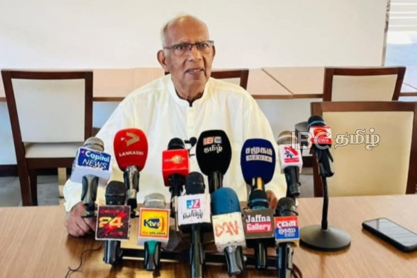 இணைந்திருந்த வடக்கு கிழக்கை பிரித்த ஜேவிபி : விக்னேஸ்வரன் குற்றச்சாட்டு | Jvp Split The United North And East Provinces இணைந்திருந்த வடக்கு கிழக்கை பிரித்த ஜேவிபி : விக்னேஸ்வரன் குற்றச்சாட்டு | Jvp Split The United North And East Provinces