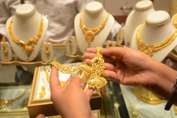 தங்கம் வாங்க இன்று போகாதீங்க! அதிரடி உயர்வால் அதிர்ச்சி | Today Gold Rate June 2 2022 In Tamil