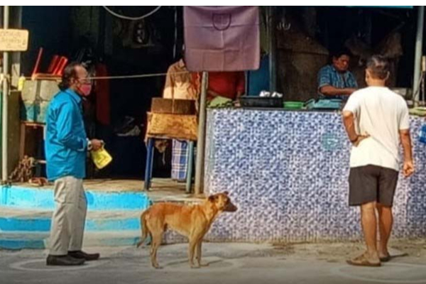 கறிக் கடையில் நாய் செய்த காரியம்... இணையத்தில் பயங்கர ட்ரெண்டாகும் புகைப்படம் | Dog Corona Rules
