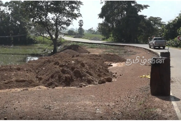 வெள்ளத்தில் பாதிப்புற்ற அம்பிளாந்துறை-வீரமுனை பிரதான வீதி புனரமைப்பு | Reconstruction Amblaanthurai Weeramunai Main Road வெள்ளத்தில் பாதிப்புற்ற அம்பிளாந்துறை-வீரமுனை பிரதான வீதி புனரமைப்பு | Reconstruction Amblaanthurai Weeramunai Main Road