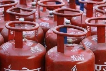 வருடத்தின் முதல் நாளே .. அதிர்ச்சி அளிக்கும் சிலிண்டர் விலை : சோகத்தில் பொது மக்கள்