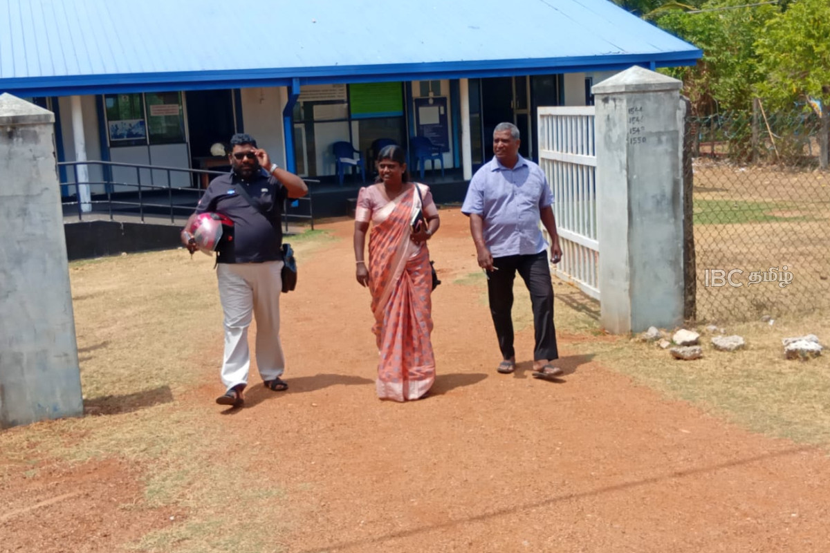வலி வடக்கு காணி விடுவிப்பு போராட்டம்: ஈ.பி.டி.பி பிரதேச சபை உறுப்பினரிடம் வாக்குமூலம் பதிவு | Val North Uc Demands Removal Of Illegal Waste