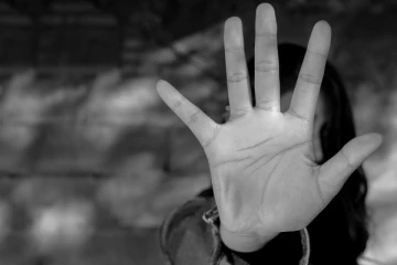 சிக்கியது தனியார் பள்ளி..ஆசிரியர் மீது முன்னாள் மாணவிகள் புகார்.