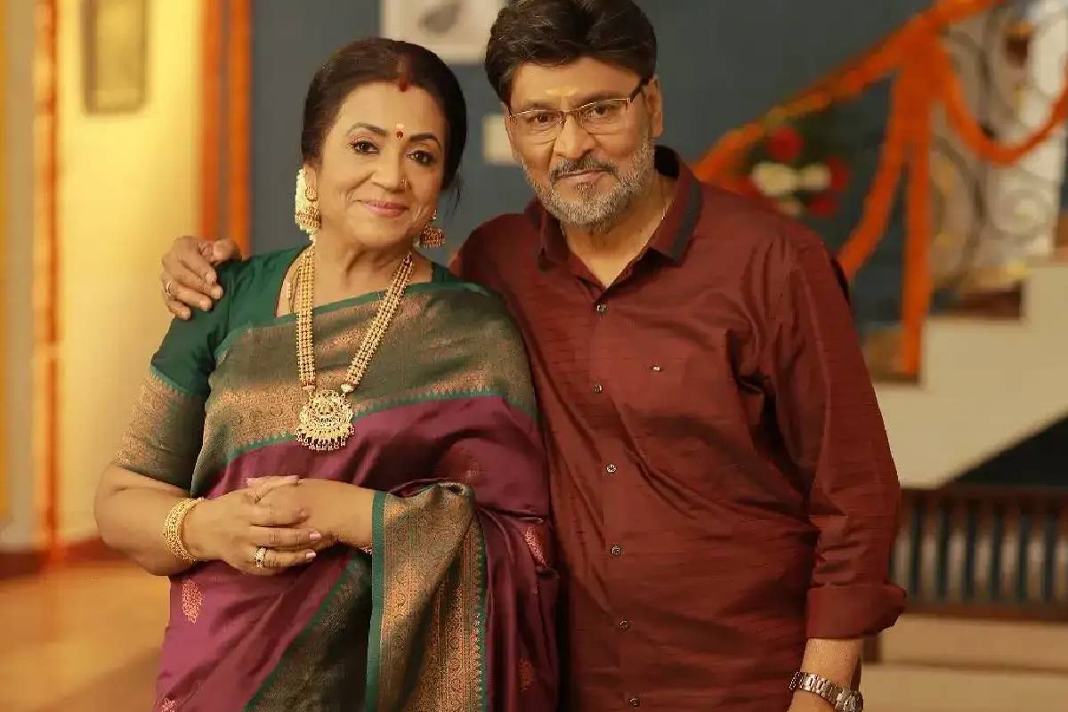 திருமணமாகி 2 வருஷத்தில் முதல் மனைவி மரணம்!! மறைந்த பாக்யராஜின் கல்யாண புகைப்படம்... | Do You Know Who Was Bhagyarajs First Wife திருமணமாகி 2 வருஷத்தில் முதல் மனைவி மரணம்!! மறைந்த பாக்யராஜின் கல்யாண புகைப்படம்... | Do You Know Who Was Bhagyarajs First Wife