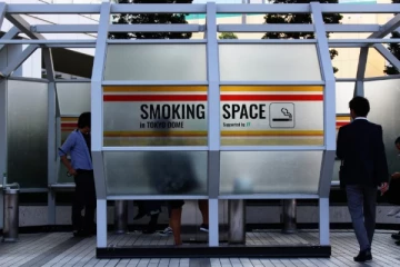 பொது இடங்களில் புகைப்பிடிக்க தடை; எங்கு தெரியுமா?