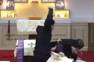 அவுஸ்திரேலியாவில் மற்றுமொரு பயங்கரம்; தேவாலயத்தில் கத்திக்குத்து