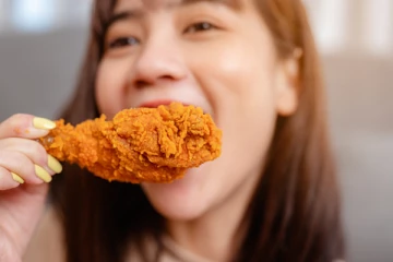 மக்களே! பொரித்த உணவுகளை சாப்பிட்ட பின் மறக்கமால் இந்த விஷயங்களை பின்பற்றுங்க.. அவசியமாம்