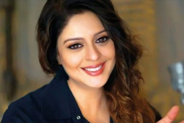 அந்த தொல்லையில் இருந்து தப்பிக்க சரத்குமாருடன் காதலில் விழுந்த நக்மா - ஆனால் கடைசியில்...