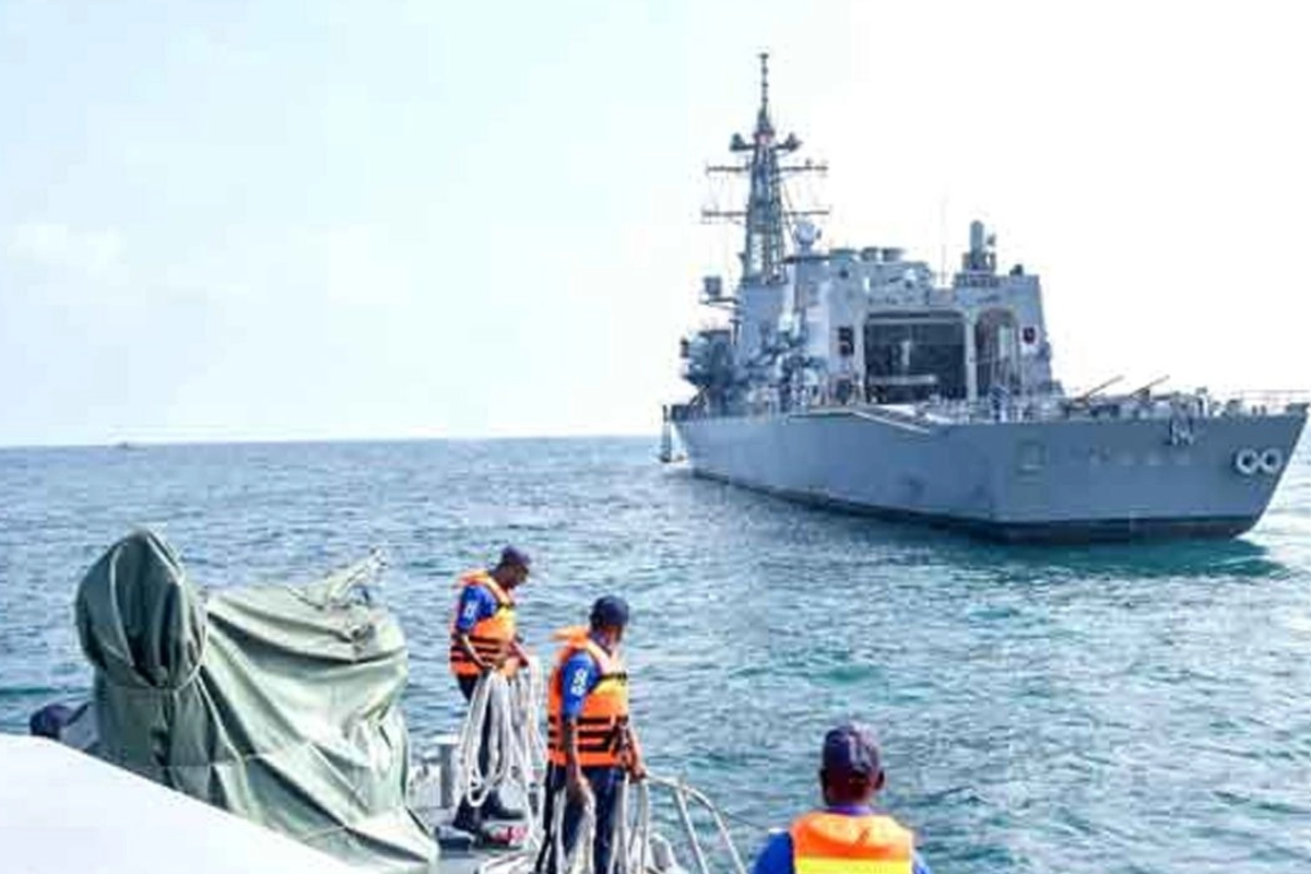 சிகிச்சைக்காக கொழும்பிற்கு அழைத்துவரப்பட்ட ஜப்பானிய கப்பலின் பணியாளர் | Japanese Ship Sailor Taken To Colombo