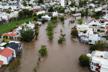 அர்ஜென்டினாவில் கனமழை மற்றும் வெள்ளத்தில் சிக்கி 10 பேர் பலி