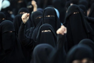 ஹிஜாப் அணிய தடை விதித்துள்ள நாடு: மீறினால் இலட்சக்கணக்கில் அபராதம்