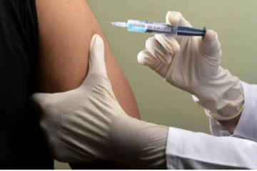 கொரோனா தடுப்பூசியால் மலட்டுத்தன்மை ஏற்படும் அபாயம்... மருத்துவர் அளிக்கும் விளக்கம் என்ன?