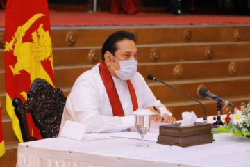 அதிகாரிகளுக்கு பிரதமர் மஹிந்த விடுத்துள்ள முக்கிய அறிவுறுத்தல்!