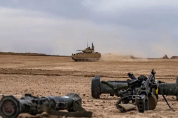 சிரியா மீது அமெரிக்கா வான் தாக்குதல் : 9 பேர் பலி