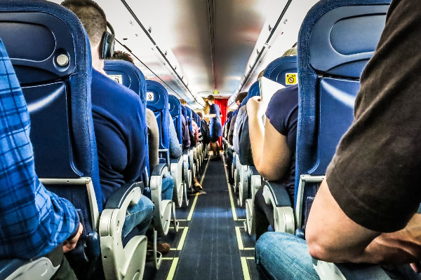 விமானத்திற்குள் இந்த பொருட்களை மட்டும் கொண்டு போக கூடாது? மீறினால் என்ன நடக்கும் தெரியுமா? | Taking A Domestic Or Flight From India