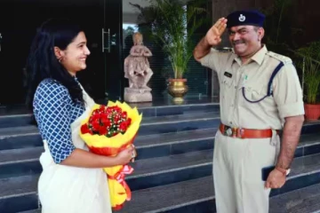 'வெல்கம் மேடம்' IAS ஆக வந்த மகளுக்கு சல்யூட் அடித்த எஸ்பி - நெகிழ்ச்சி சம்பவம்!