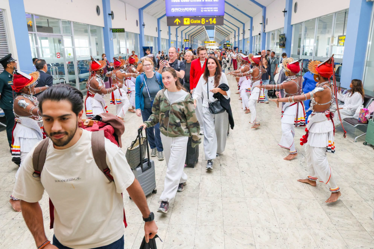 சுவிஸில் இருந்து இலங்கைக்கு நேரடி விமான சேவைகள் ஆரம்பம்! | Swiss Edelweiss Air Colombo For Winter Season